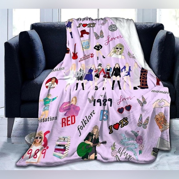 TAYLOR SWIFT SWIFTIE ERAS RED LOVER POETS THROW BLANKET LAP LOVER REPUTATION NEW - Picture 1 of 2